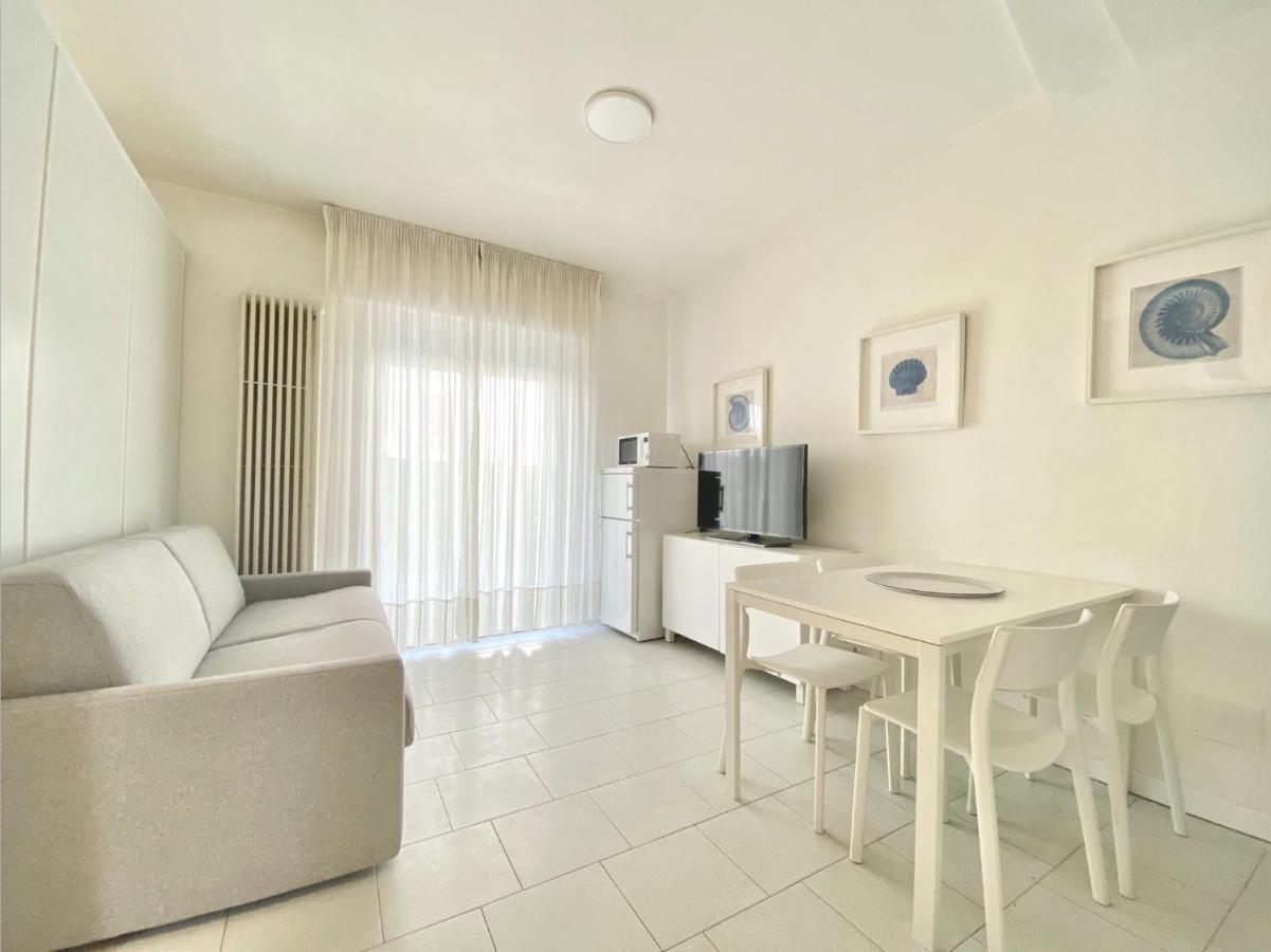 Appartamenti Cristina Carraro Immobiliare - Family Apartments Lido di Jesolo Eksteriør bilde