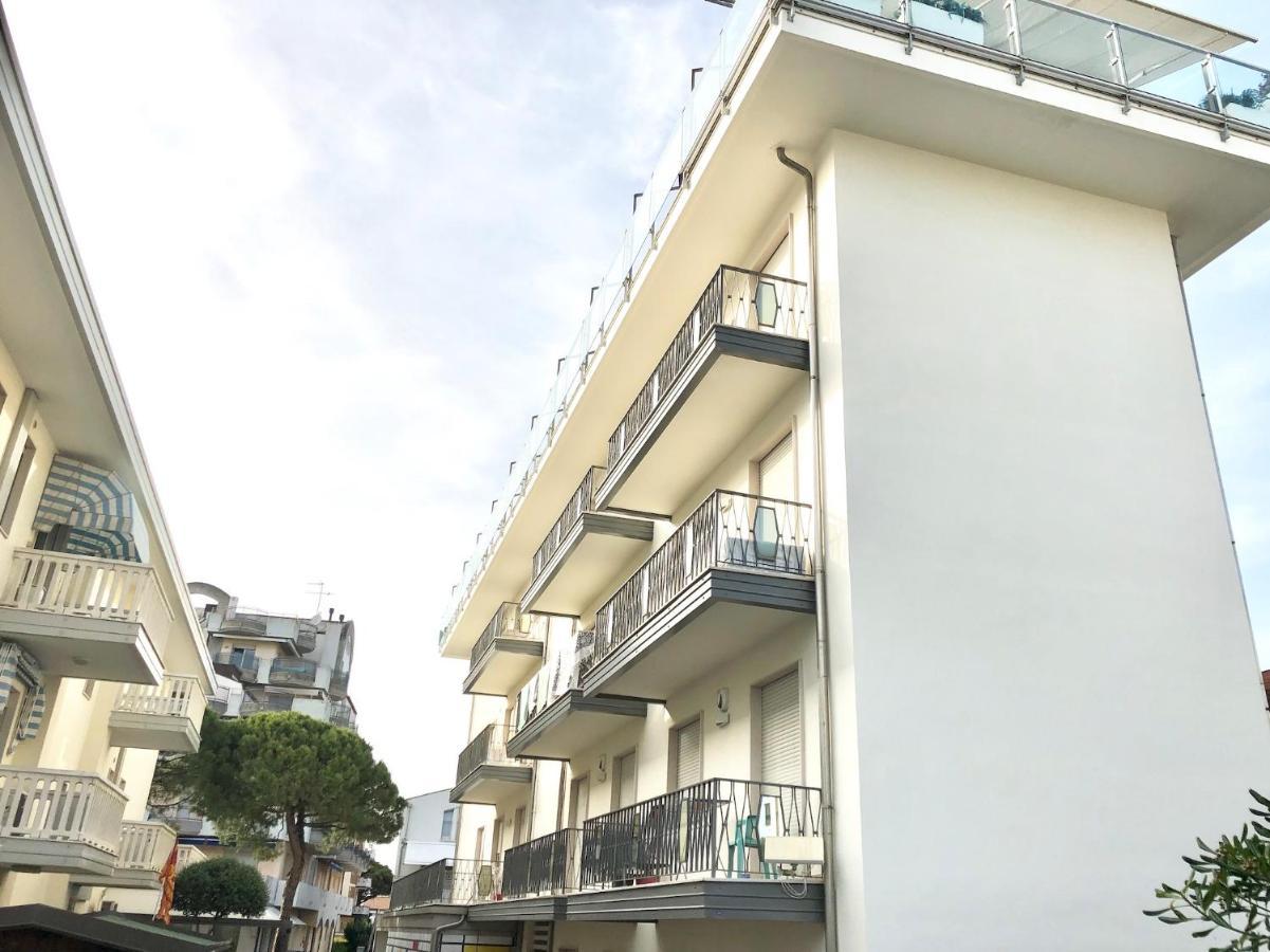 Appartamenti Cristina Carraro Immobiliare - Family Apartments Lido di Jesolo Eksteriør bilde