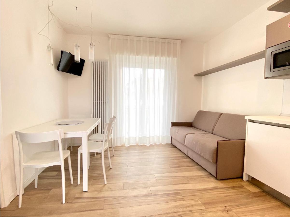 Appartamenti Cristina Carraro Immobiliare - Family Apartments Lido di Jesolo Eksteriør bilde