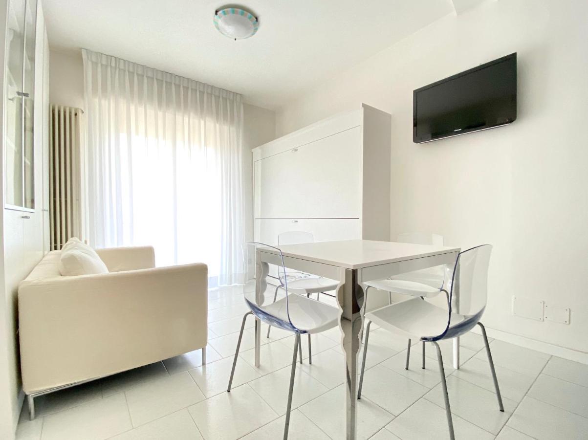 Appartamenti Cristina Carraro Immobiliare - Family Apartments Lido di Jesolo Eksteriør bilde