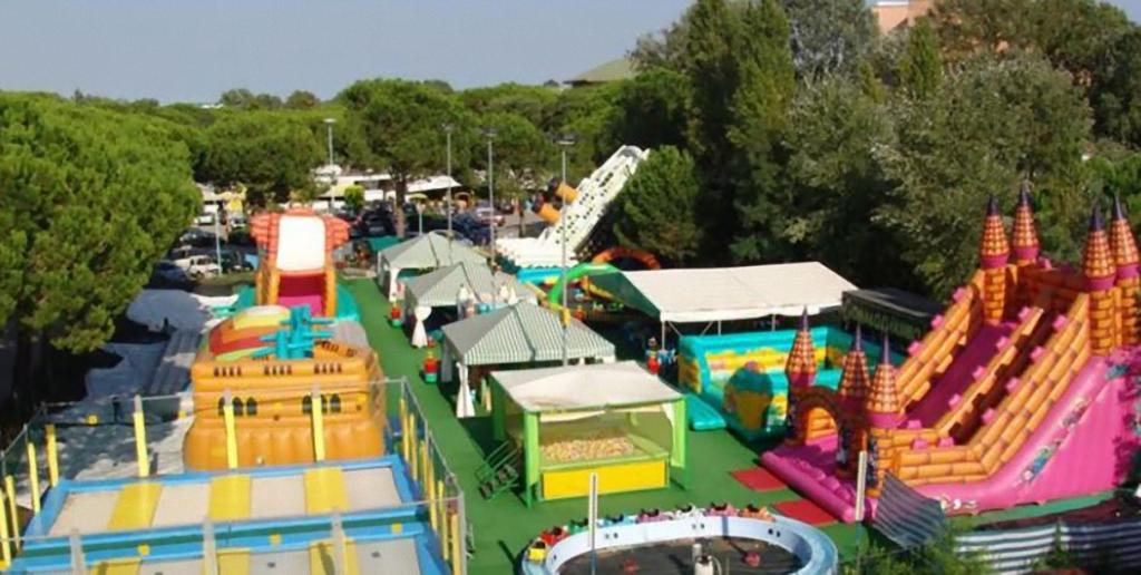 Appartamenti Cristina Carraro Immobiliare - Family Apartments Lido di Jesolo Eksteriør bilde