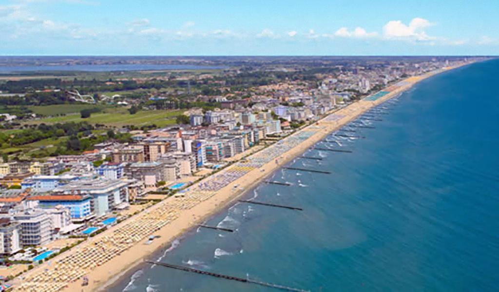 Appartamenti Cristina Carraro Immobiliare - Family Apartments Lido di Jesolo Eksteriør bilde